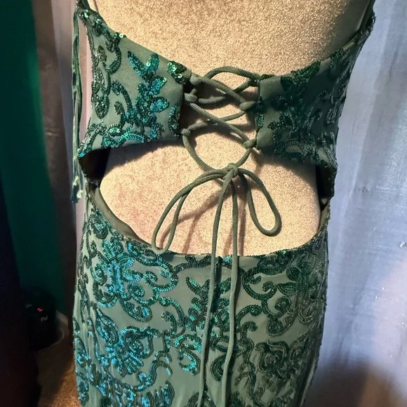 Blondie Nites Emerald Sequin Dress - Picture 6 of 10